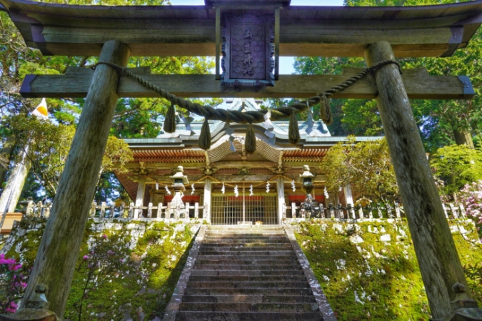 ベッドタウンの北部と、伝統的な暮らしが受け継がれる「奥大和」